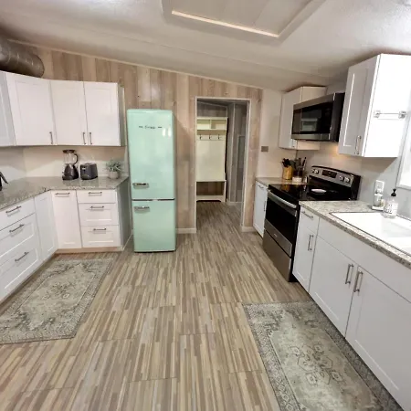 Charming Riverfront Home - Casa Topo @ Sparrowbend